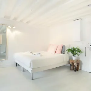 Rent A - Bonne Nouvelle Paris