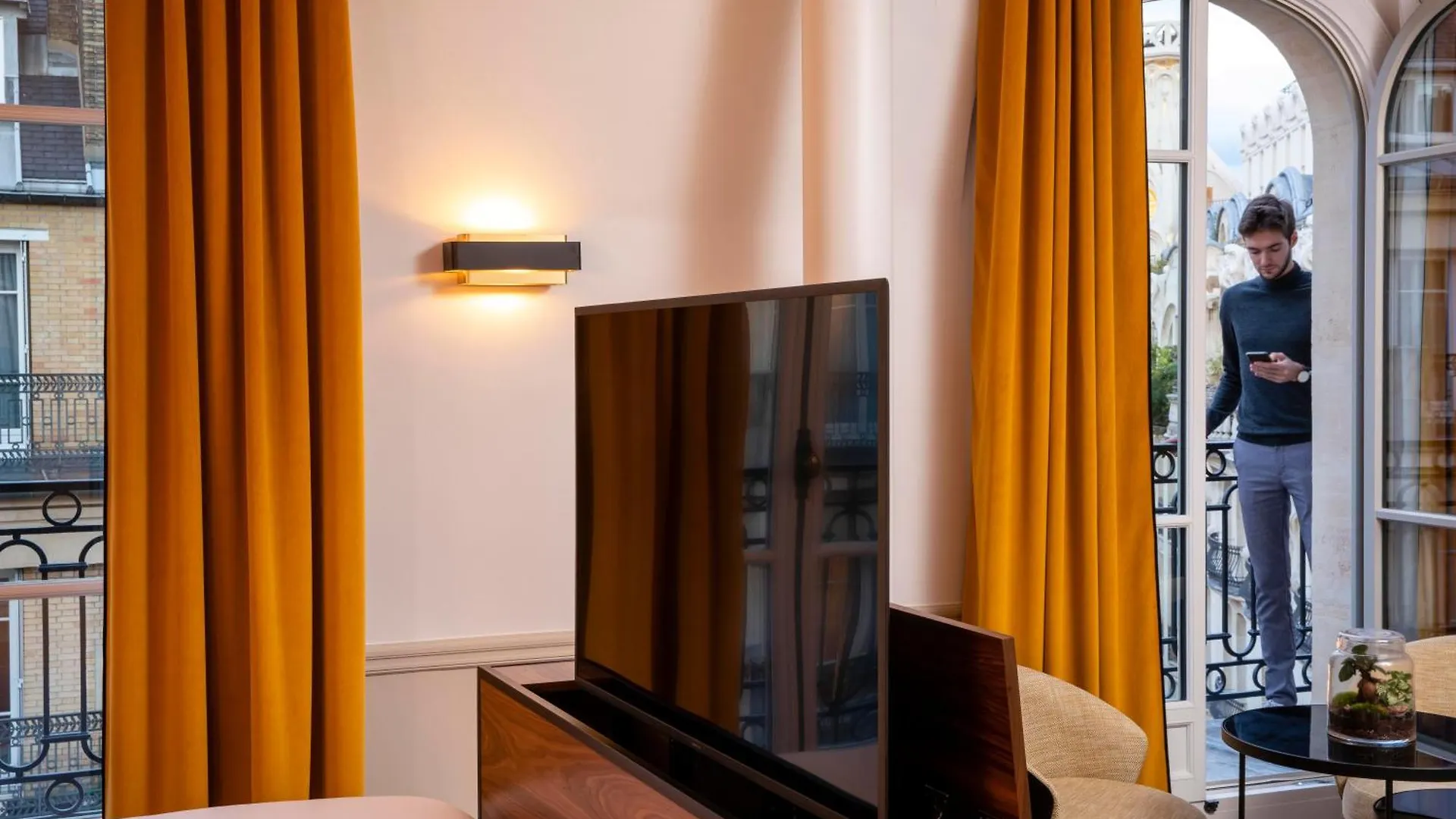 ****  Victoria Palace Hotel Paris France
